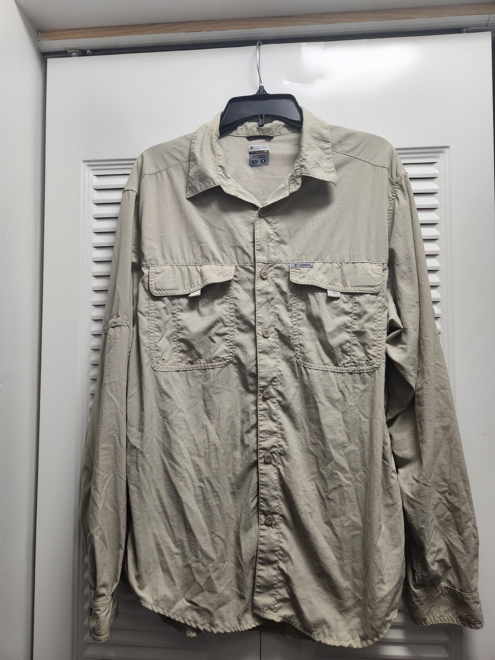 Columbia Titanium Men's Large Long Sleeve Outdoor Utility Shirt Beige Khaki